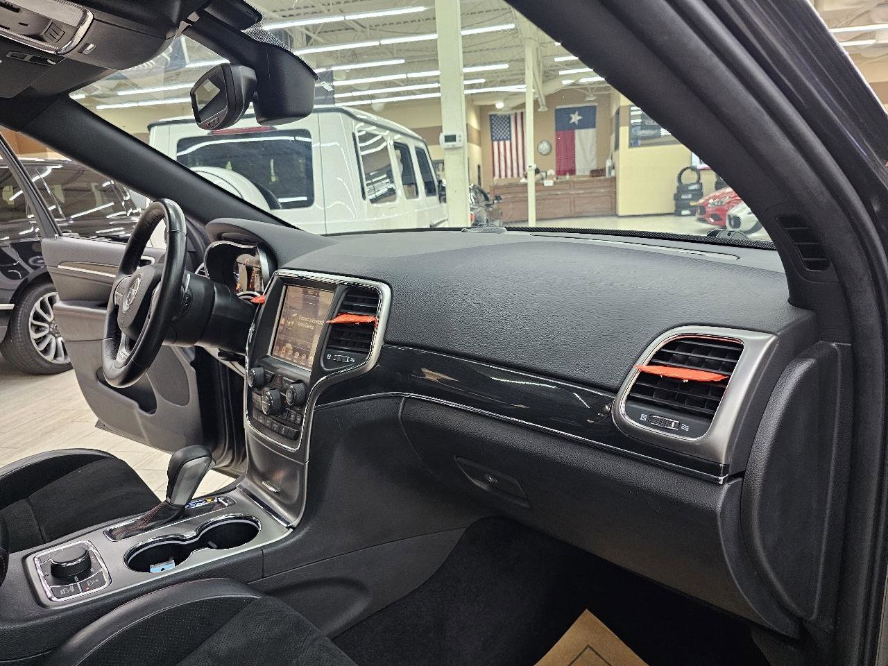 Used 2017 Jeep Grand Cherokee Trailhawk AWD/4WD image 22