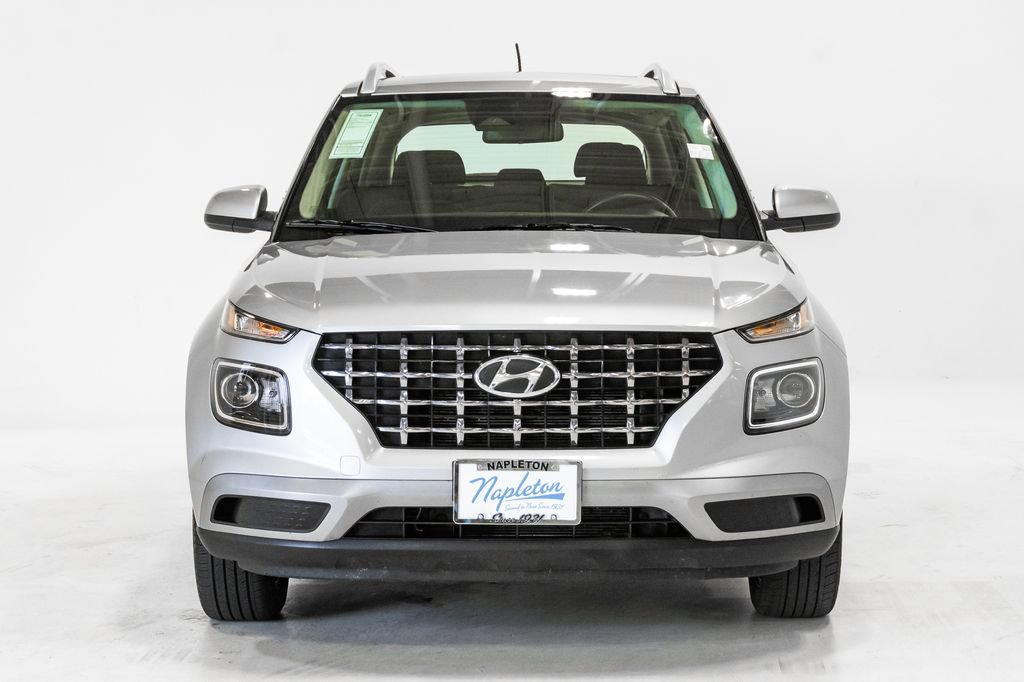 Used 2025 Hyundai Venue SEL FWD image 5