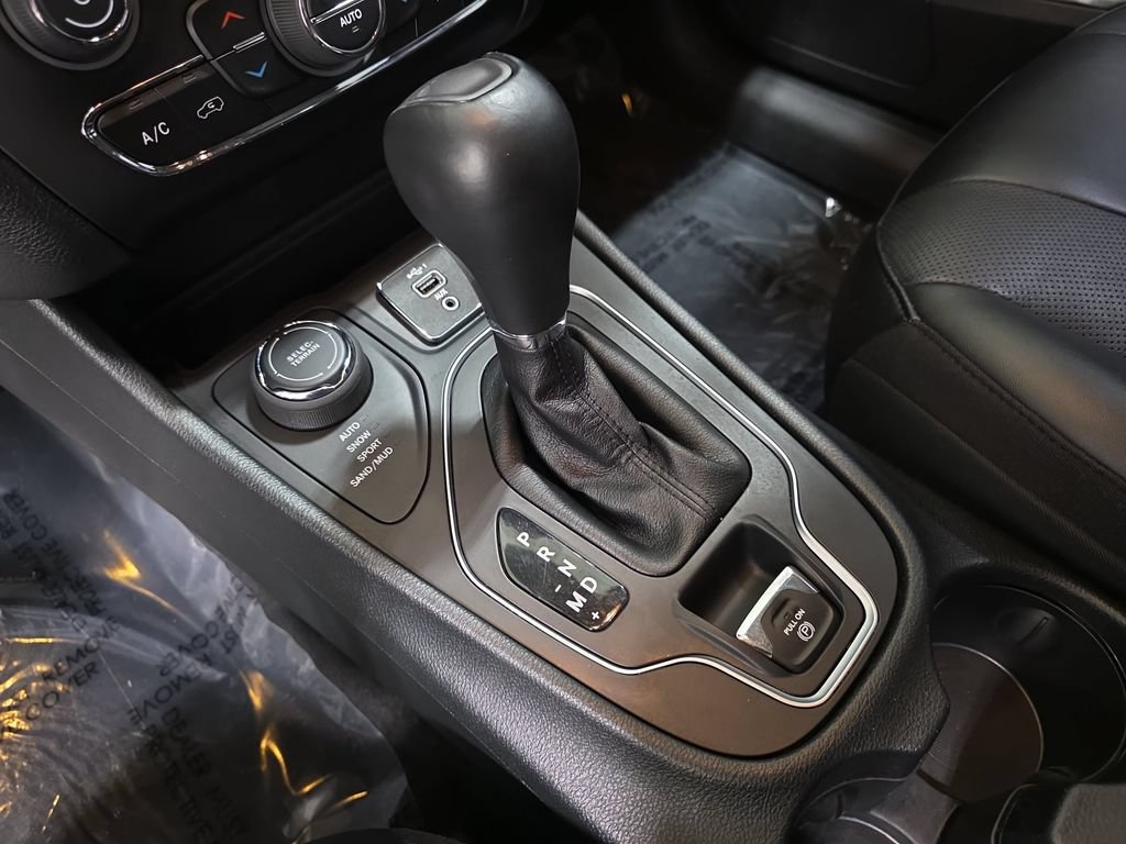 Used 2022 Jeep Cherokee Latitude Lux AWD/4WD image 25