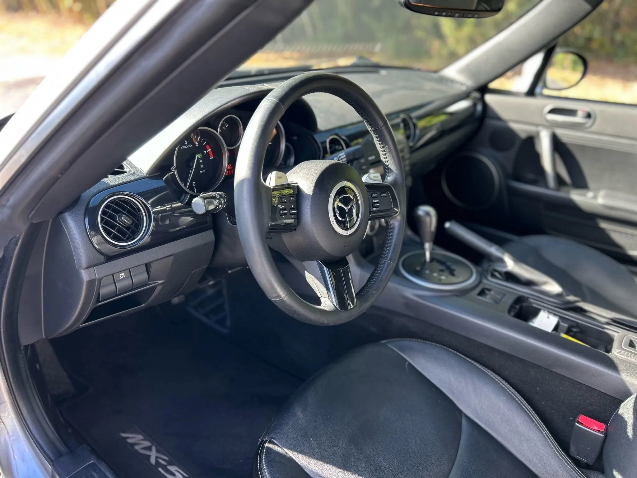 Used 2014 MAZDA MX-5 Miata Grand Touring w/ Premium Package image 13