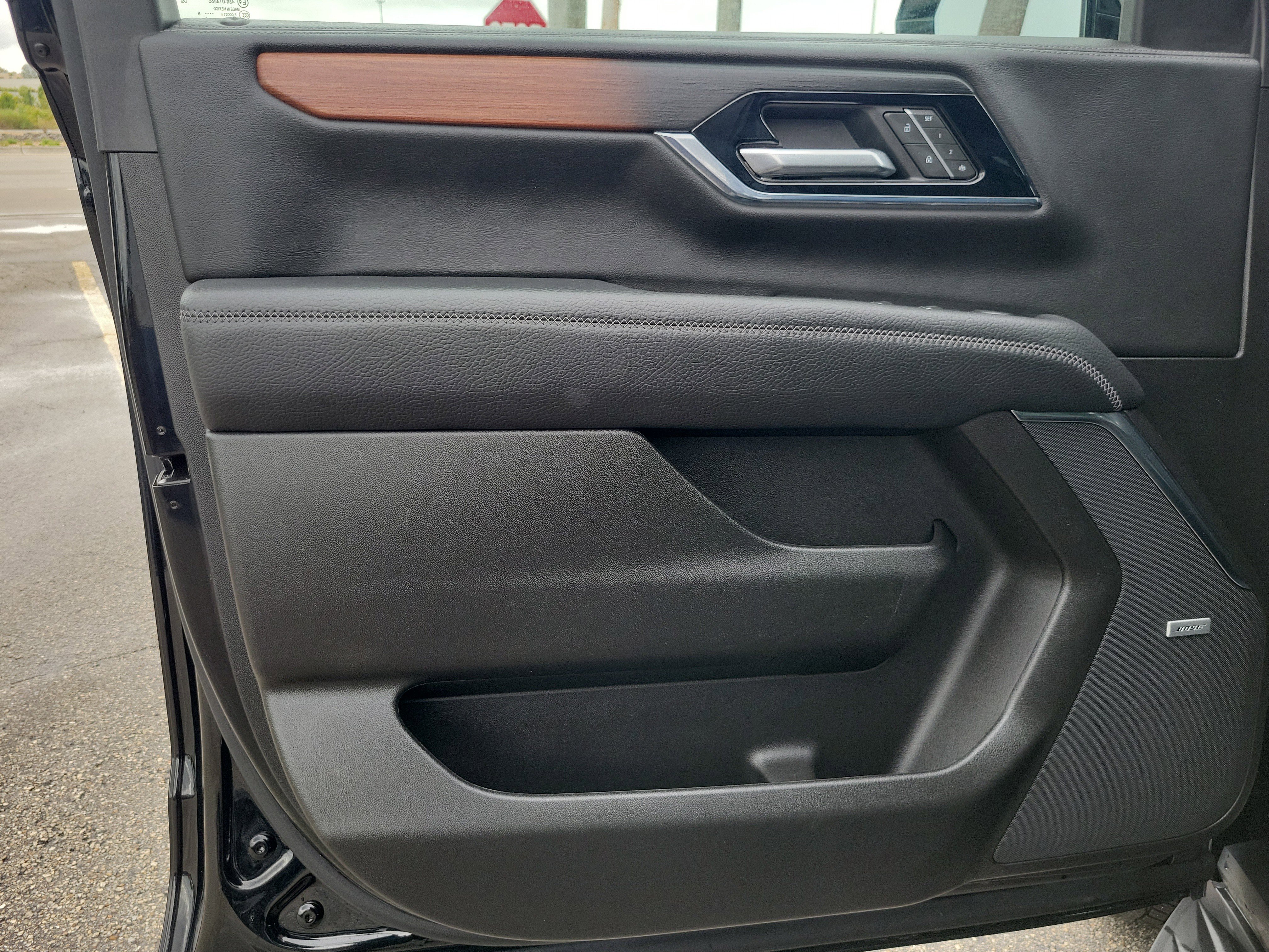 Used 2025 GMC Yukon Denali image 23