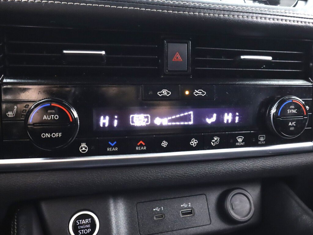 Used 2022 Nissan Rogue Platinum w/ Head-Up Display Package AWD/4WD image 24