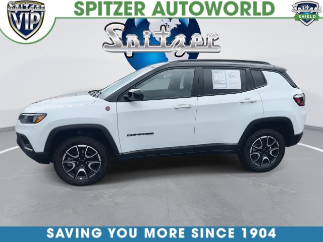 Used 2025 Jeep Compass Trailhawk w/ Trailer Tow Group AWD/4WD image 9