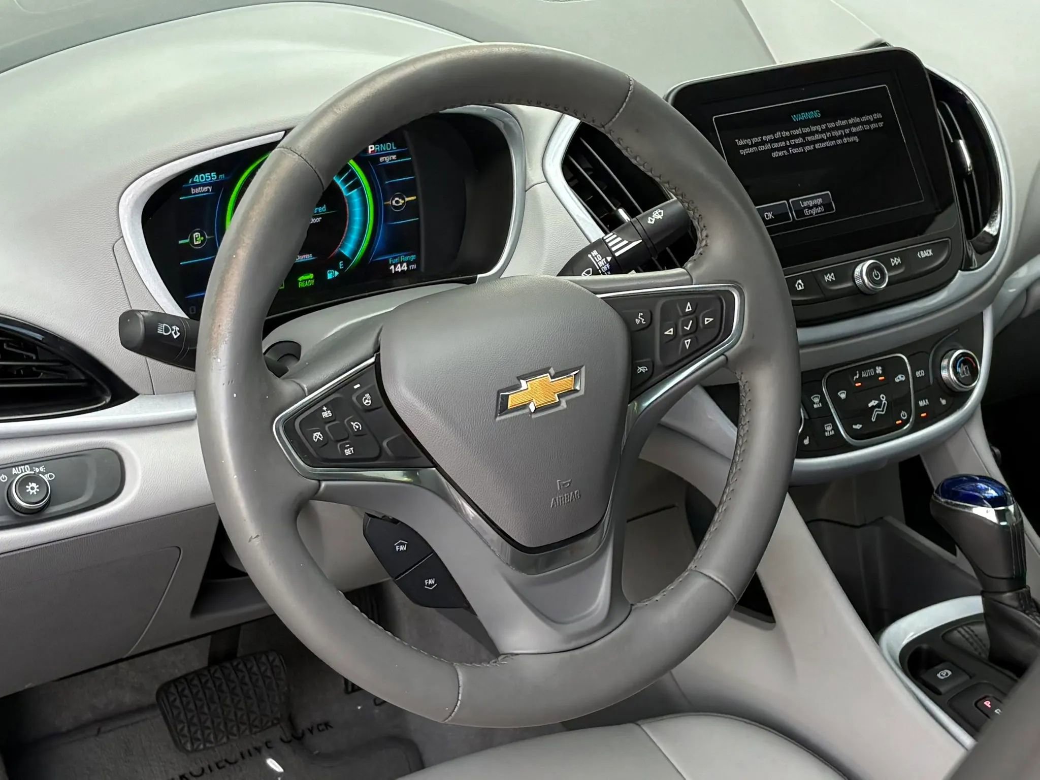 Used 2018 Chevrolet Volt LT w/ Comfort Package image 13