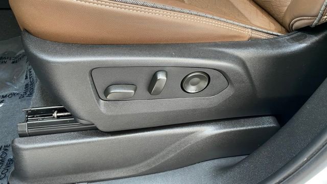 Used 2024 Chevrolet Tahoe High Country image 13