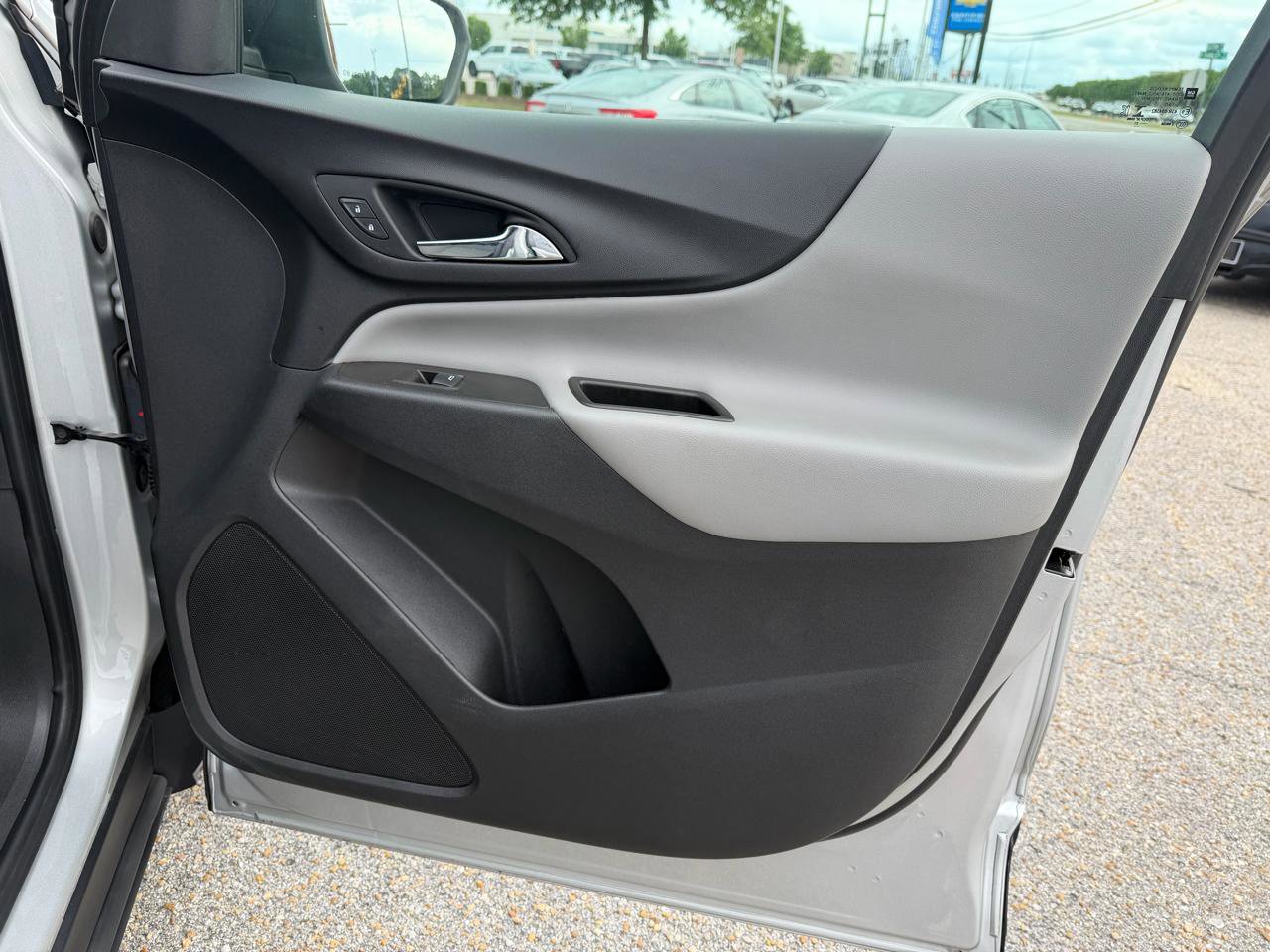 Used 2021 Chevrolet Equinox LS w/ LS Convenience Package FWD image 42