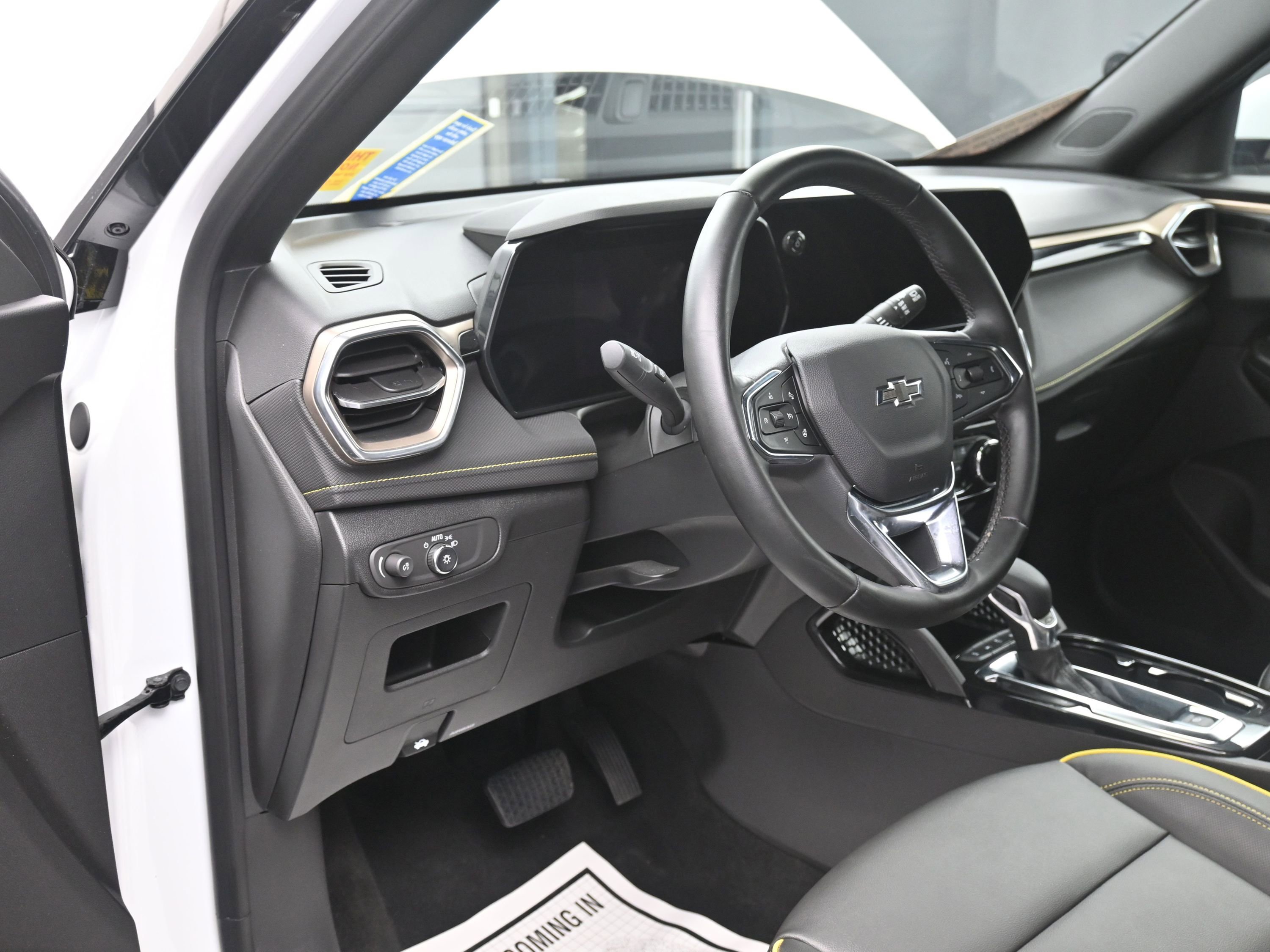 Used 2024 Chevrolet TrailBlazer ACTIV image 28