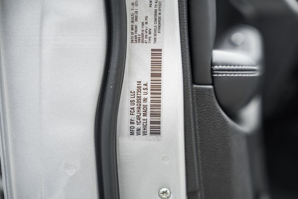 New 2025 Jeep Grand Cherokee Laredo X w/ Luxury Tech Group I image 37