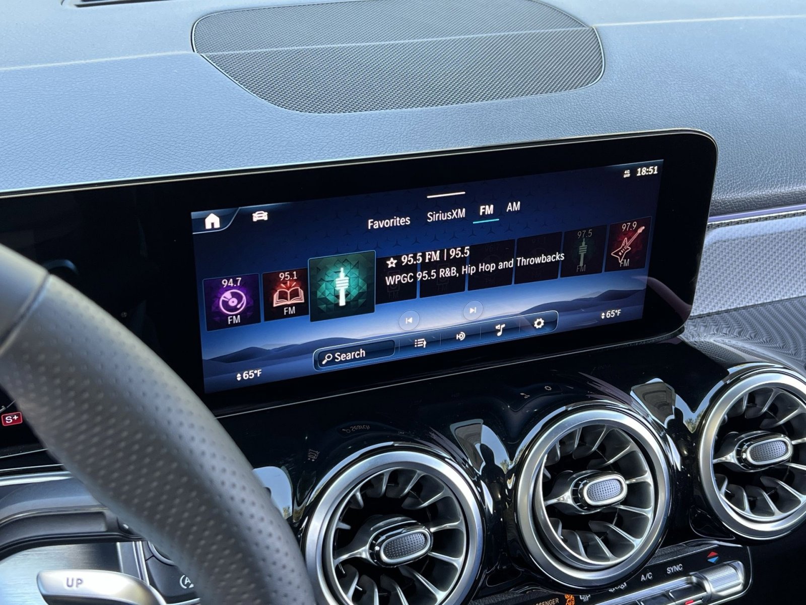 New 2025 Mercedes-Benz GLB 35 AMG 4MATIC image 16