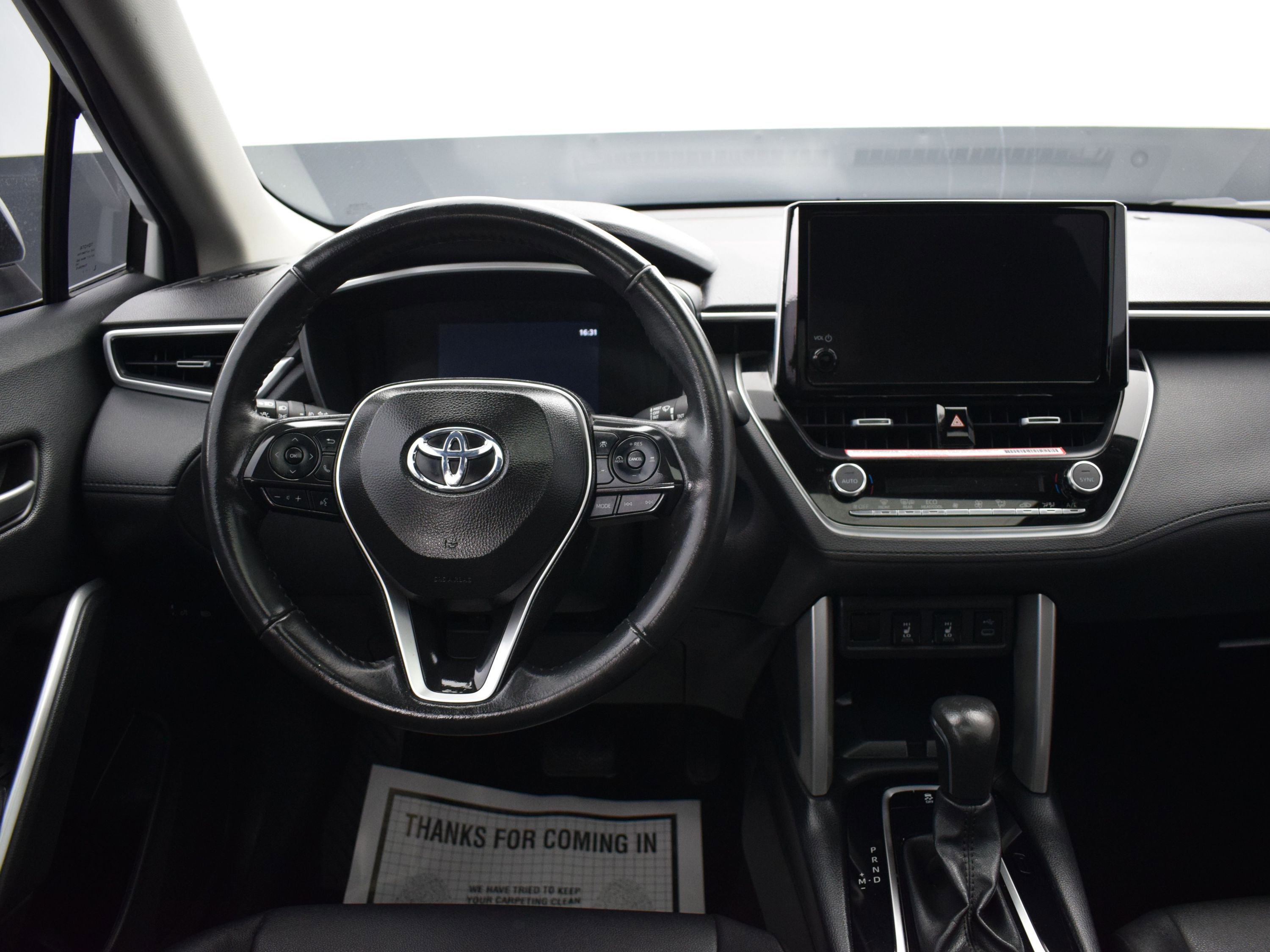 Used 2024 Toyota Corolla Cross XLE w/ Convenience Package image 15