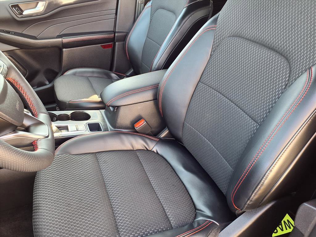 Used 2023 Ford Escape ST-Line w/ Tech Pack #1 image 3