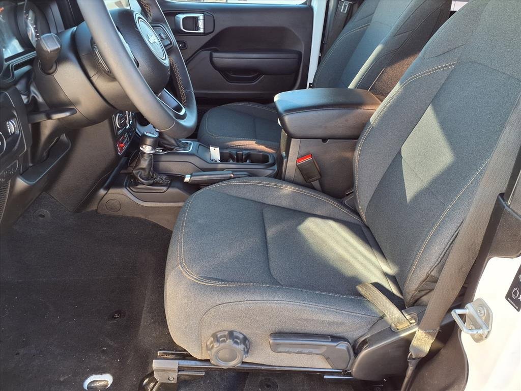 Used 2024 Jeep Wrangler Willys image 3