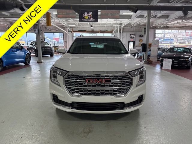Used 2024 GMC Terrain Denali w/ Denali Premium Package image 8