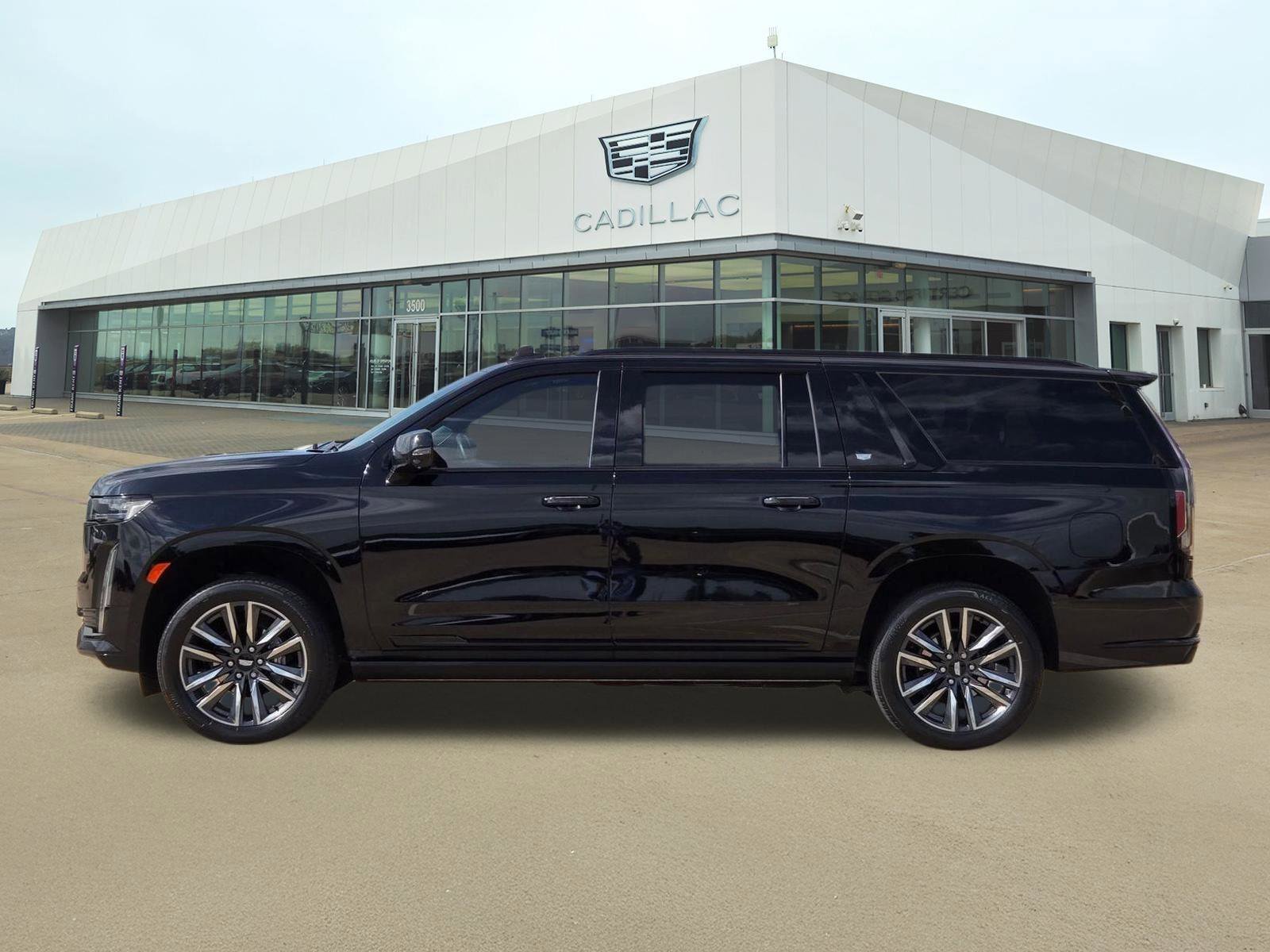Used 2022 Cadillac Escalade ESV Sport Platinum AWD/4WD image 3