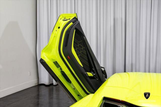 Used 2024 Lamborghini Revuelto AWD/4WD image 39