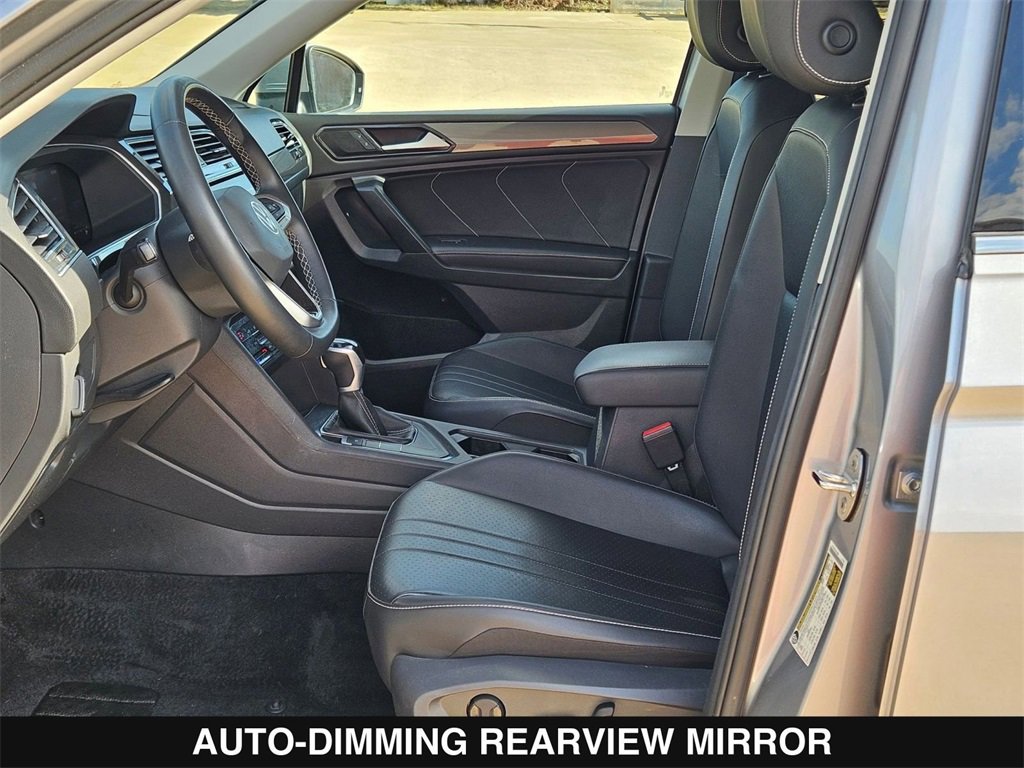 Used 2022 Volkswagen Tiguan SE image 11