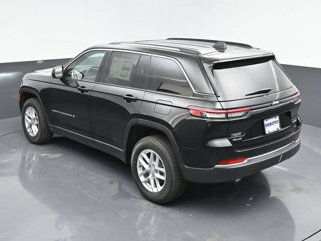 Used 2024 Jeep Grand Cherokee Laredo X AWD/4WD image 35