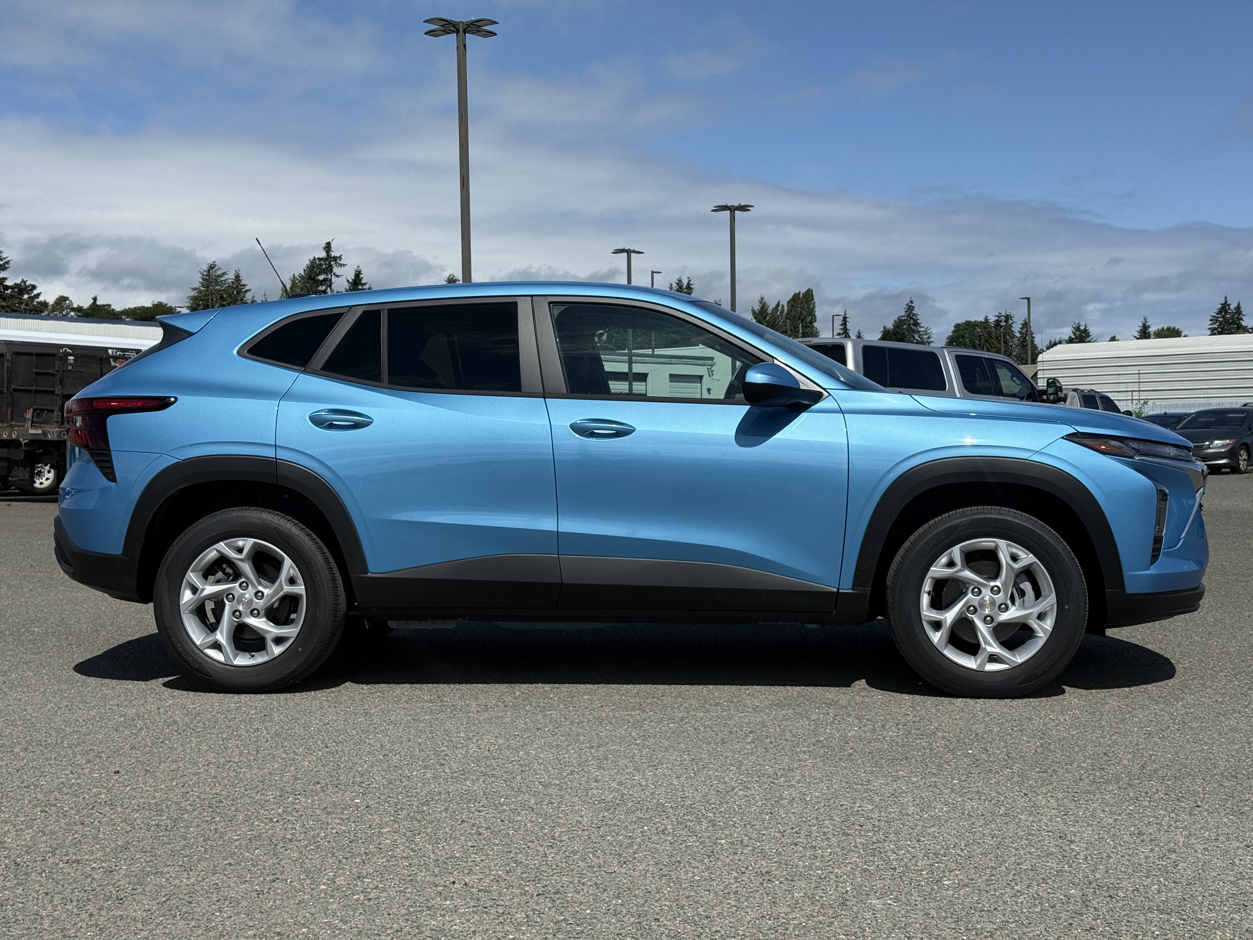 New 2026 Chevrolet Trax LS w/ LS Convenience Package FWD image 6