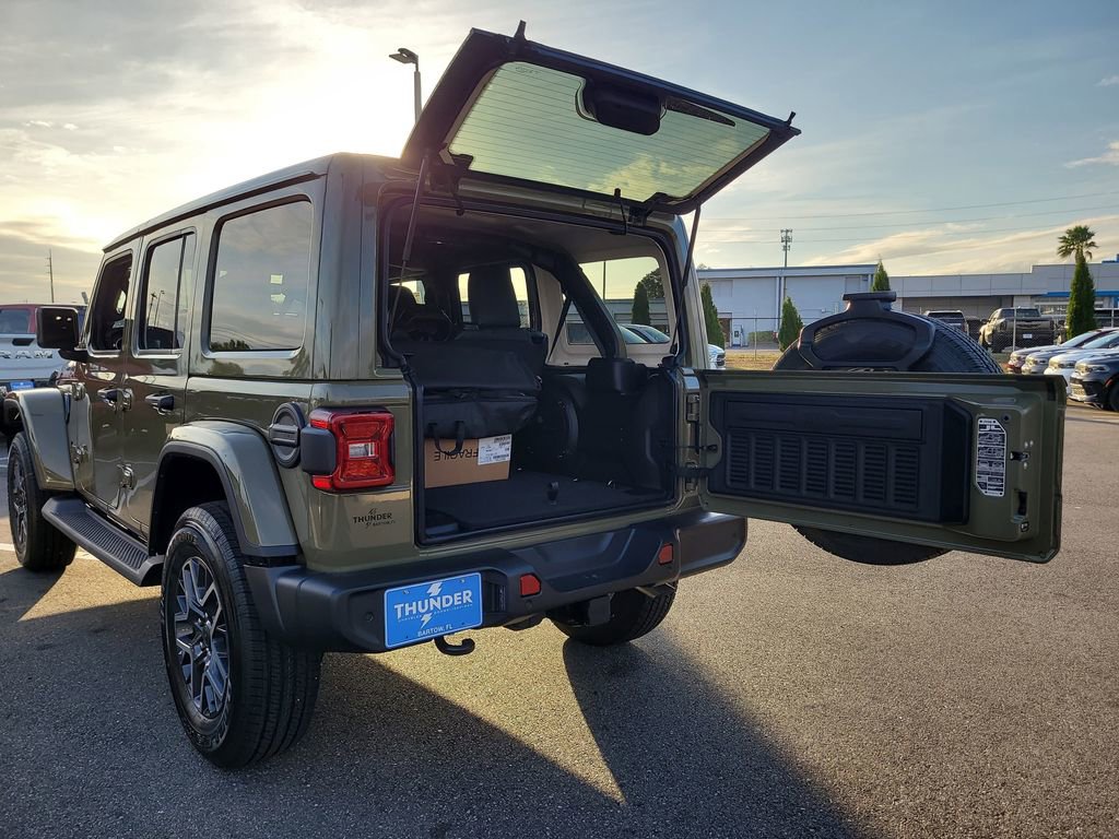 New 2026 Jeep Wrangler Unlimited Sahara AWD/4WD image 11
