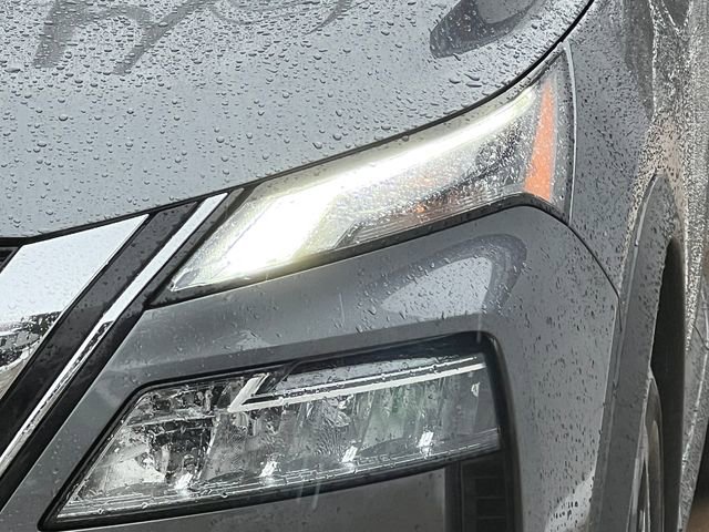 Used 2023 Nissan Rogue SV image 35