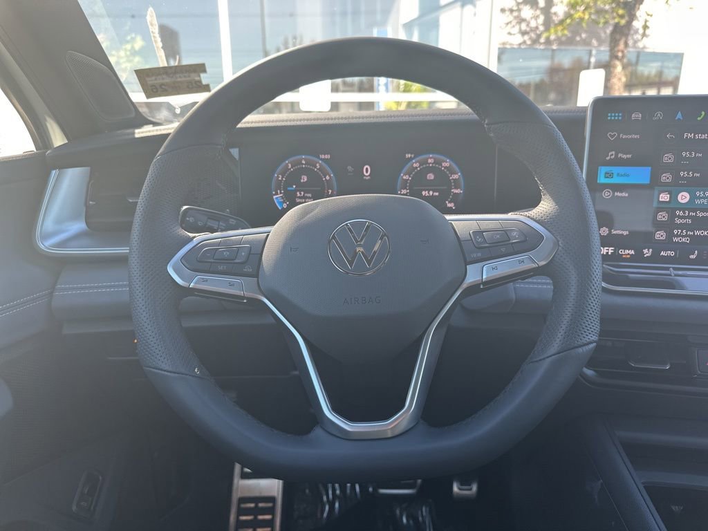 New 2025 Volkswagen Tiguan SE R-Line image 15