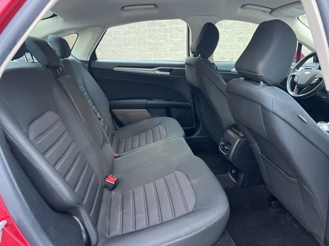 Used 2020 Ford Fusion SE image 13