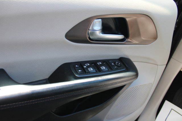 Used 2019 Chrysler Pacifica Touring-L Plus w/ Advanced Safetytec Group image 27