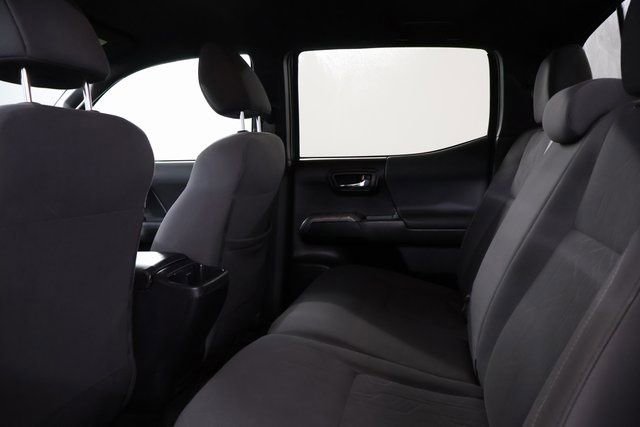 Certified 2018 Toyota Tacoma TRD Off-Road image 30