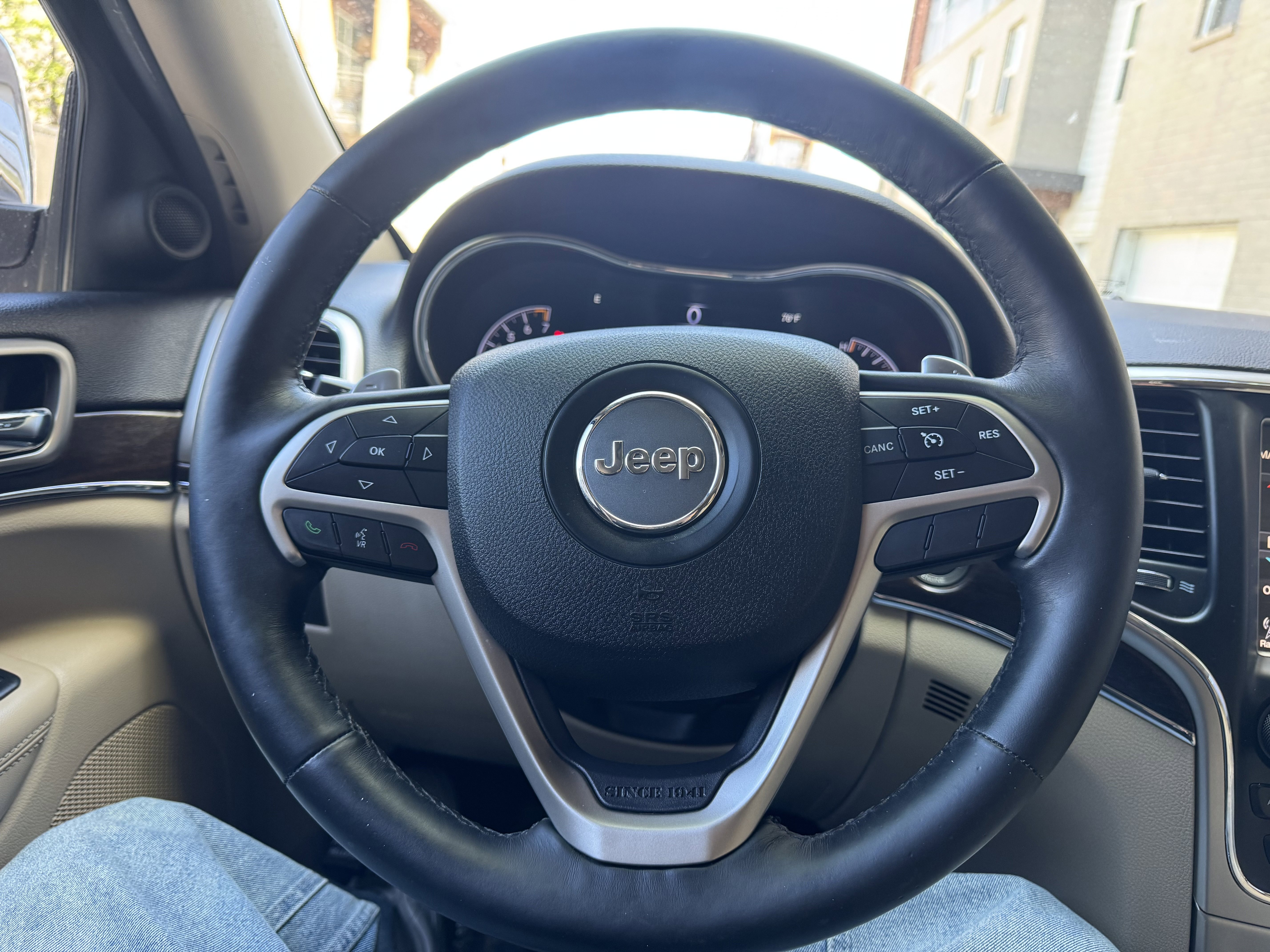 Used 2014 Jeep Grand Cherokee Limited image 19