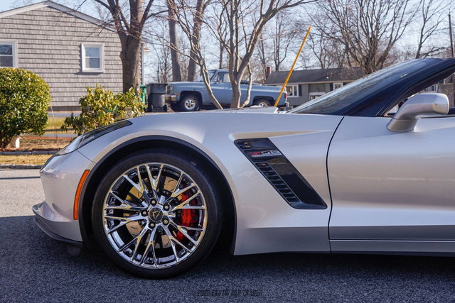 Used 2015 Chevrolet Corvette Z06 w/ 3LZ Preferred Equipment Group RWD image 4
