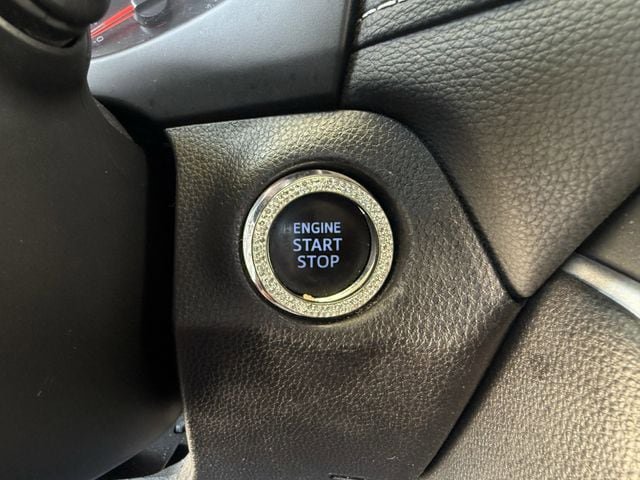 Used 2021 Toyota RAV4 XLE w/ Convenience Package FWD image 23