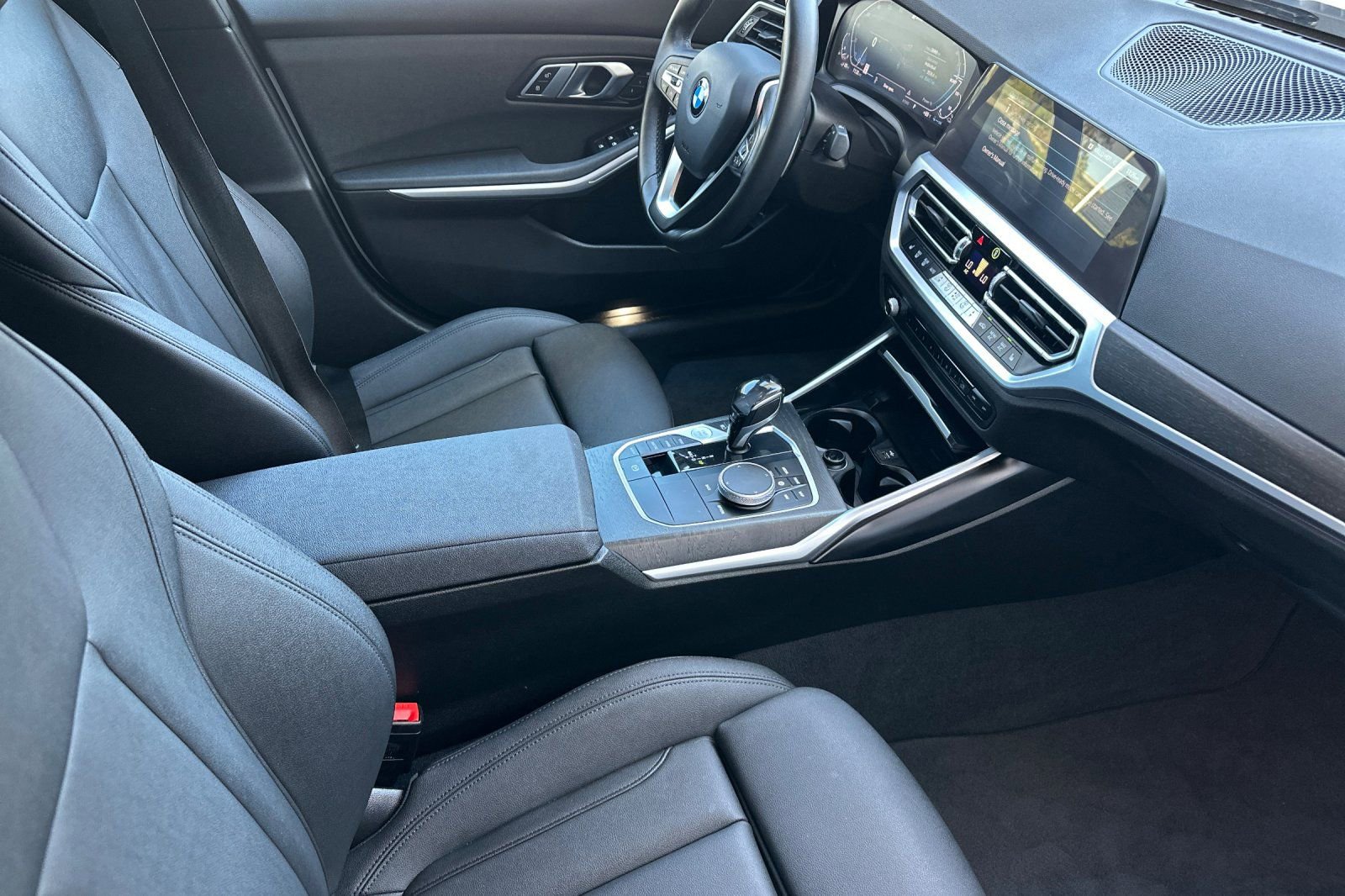 Used 2021 BMW 330e w/ Convenience Package RWD image 14