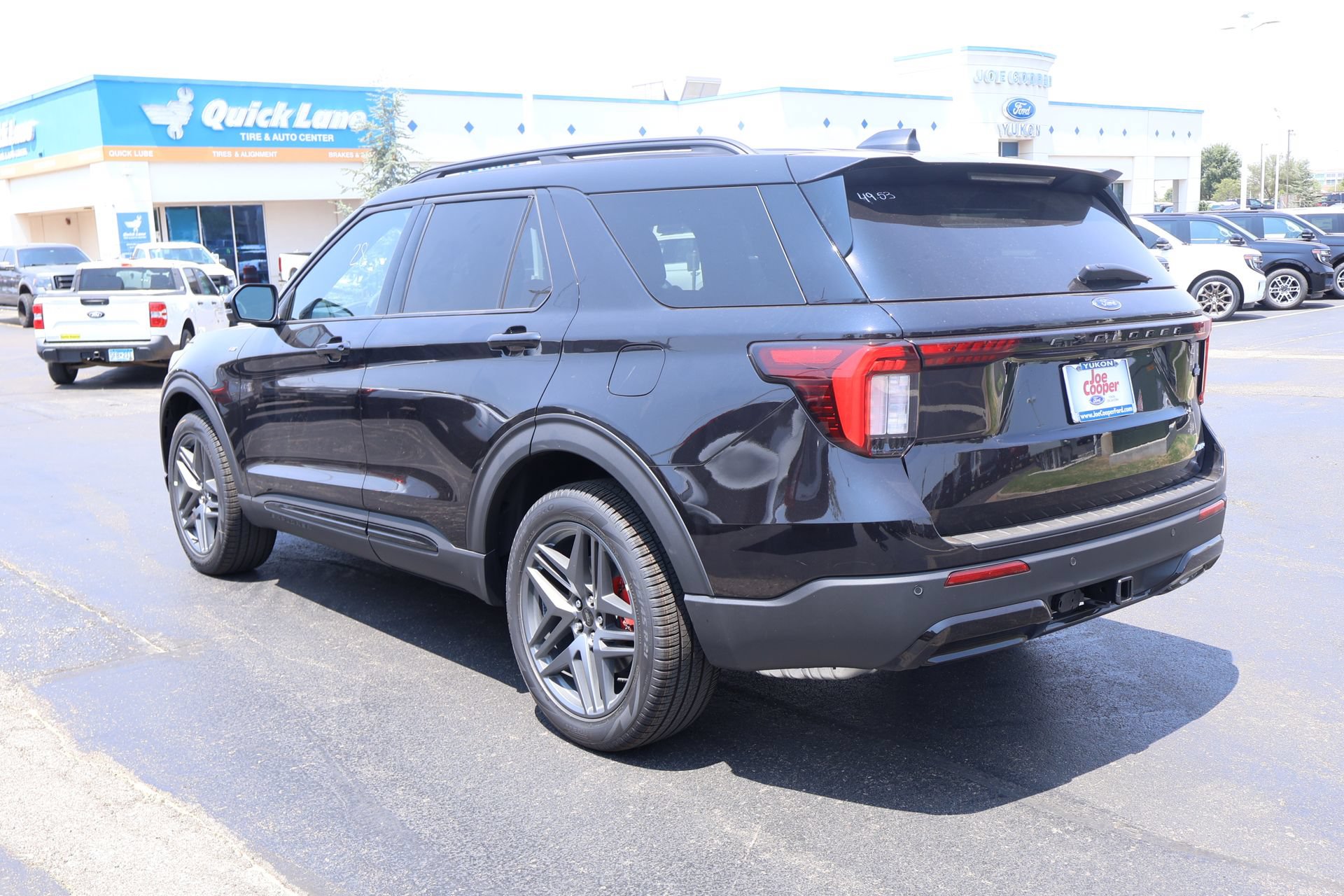 New 2026 Ford Explorer ST-Line w/ ST-Line Street Pack AWD/4WD image 25