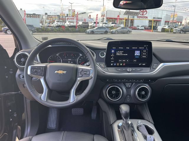 Used 2025 Chevrolet Blazer LT FWD image 15