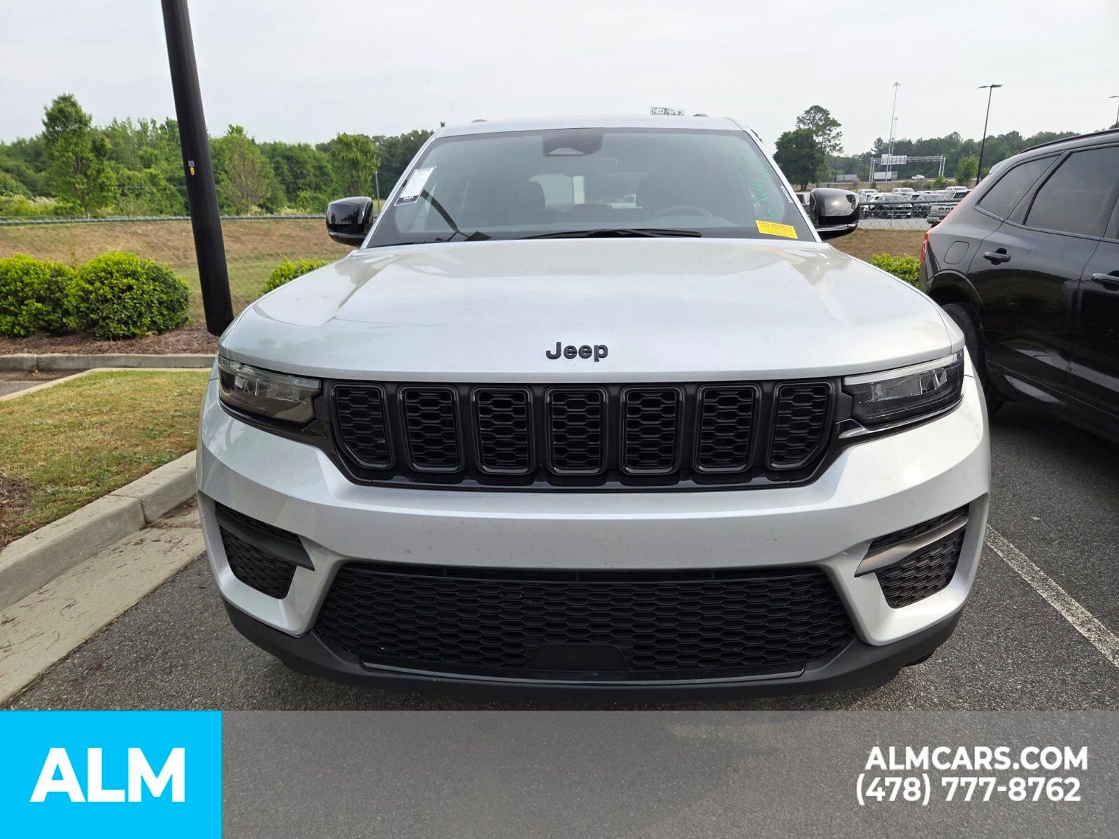 Used 2025 Jeep Grand Cherokee Altitude image 18