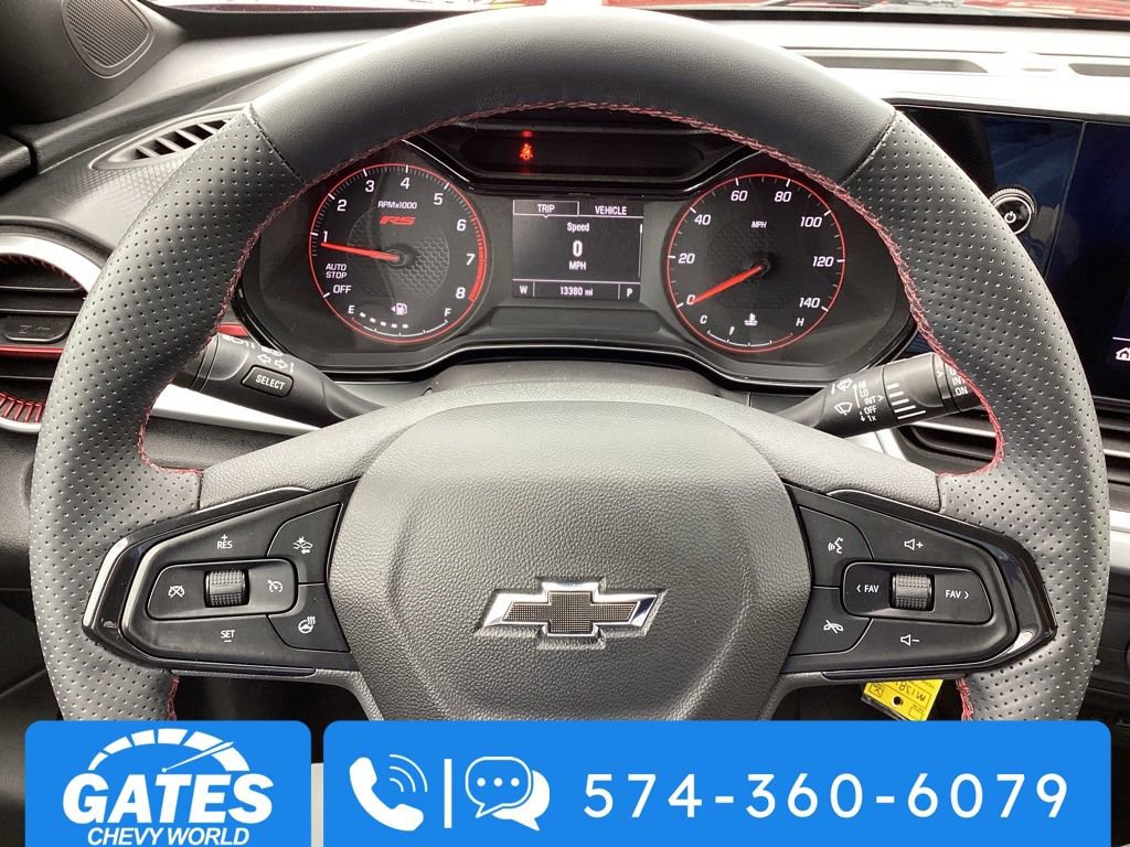 Used 2024 Chevrolet Trax RS FWD image 23