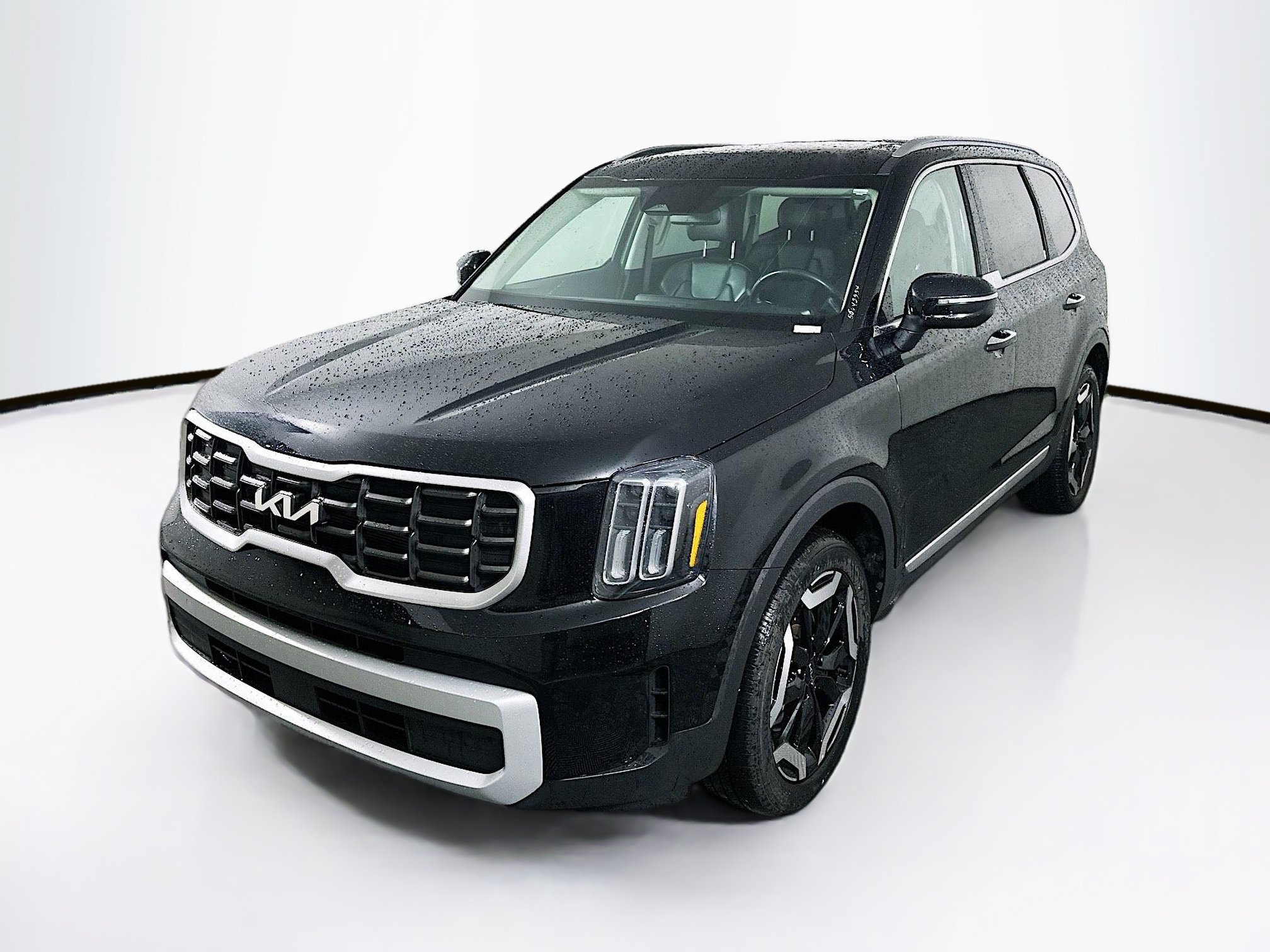 Used 2025 Kia Telluride S FWD image 3