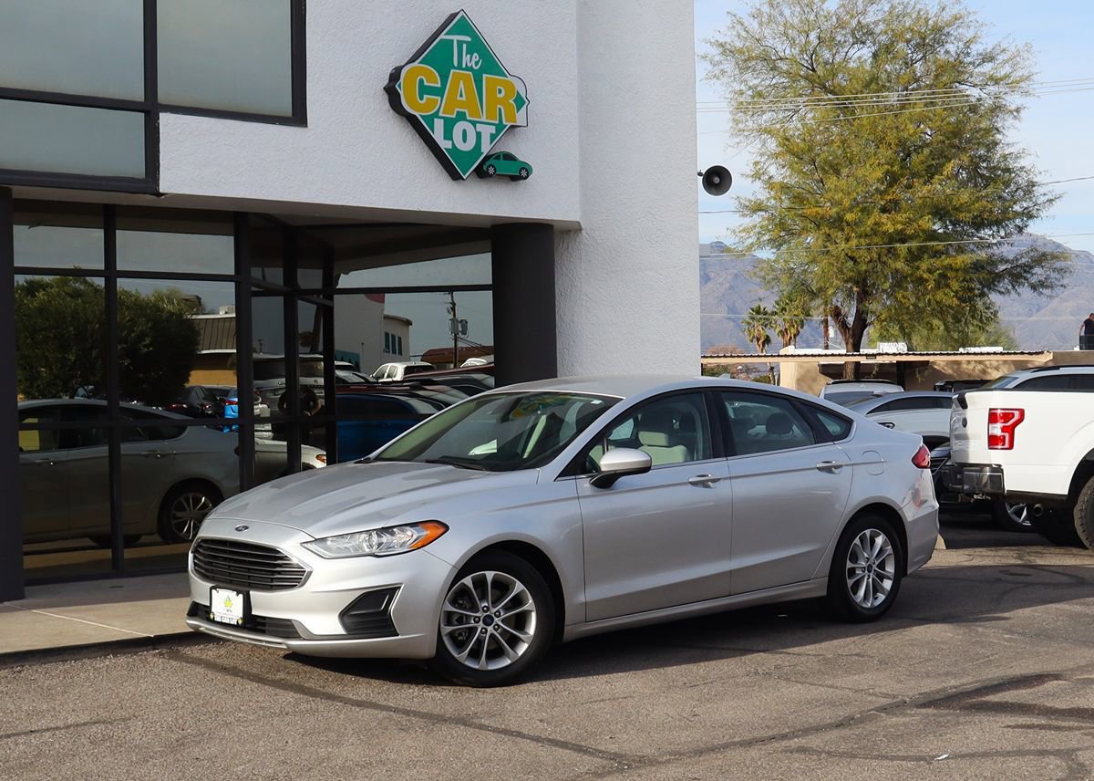 Used 2019 Ford Fusion SE image 3