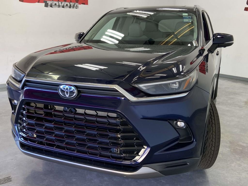 Used 2026 Toyota Grand Highlander Limited image 7