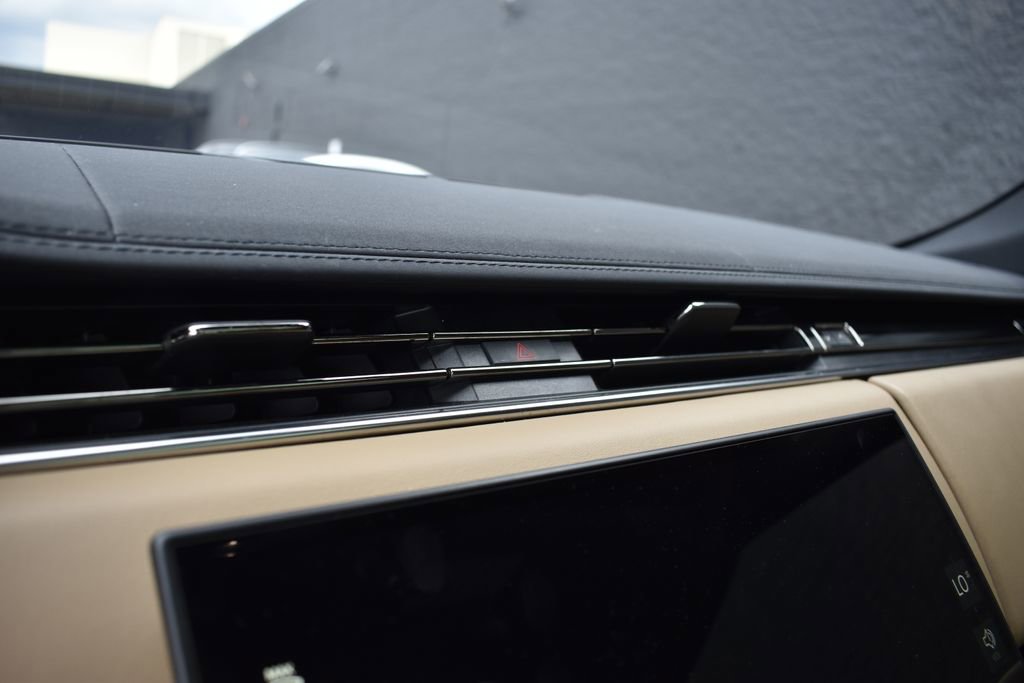 Used 2024 Land Rover Range Rover Sport SE AWD/4WD image 32