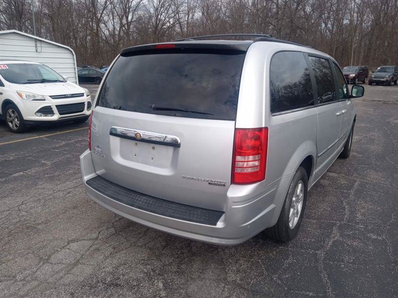 Used 2010 Chrysler Town & Country Touring FWD image 2