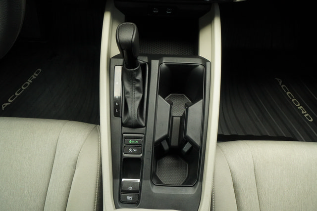 Used 2025 Honda Accord SE image 16