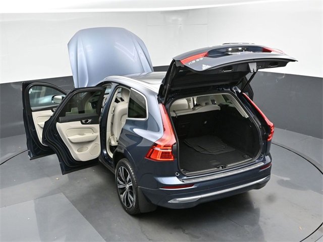 Used 2023 Volvo XC60 B6 Ultimate w/ Climate Package image 51