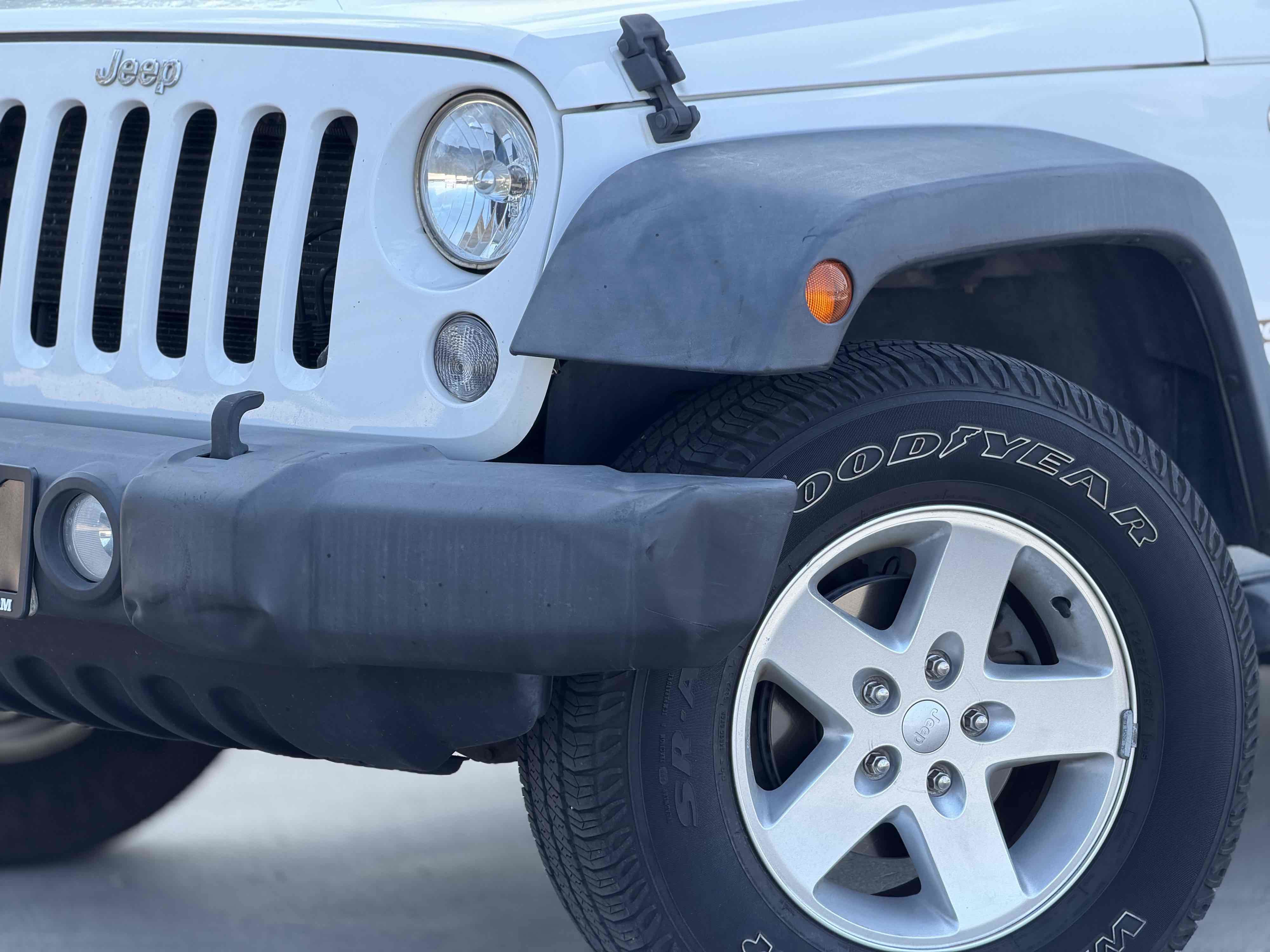 Used 2015 Jeep Wrangler Unlimited Sport w/ Quick Order Package 24S AWD/4WD image 15