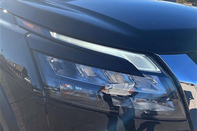 Certified 2025 Nissan Pathfinder Platinum w/ Cargo Package image 33