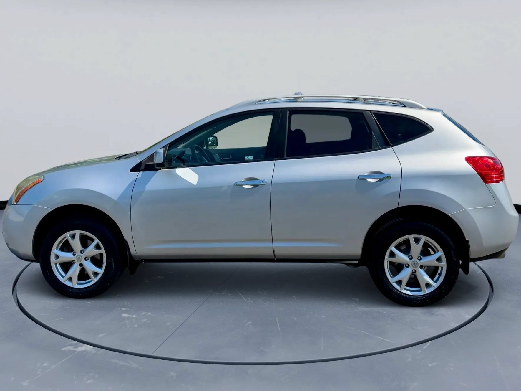 Used 2010 Nissan Rogue SL AWD/4WD image 3