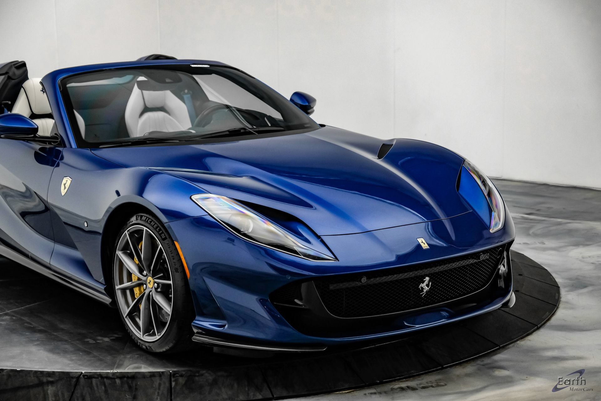 Used 2022 Ferrari 812 GTS RWD image 35