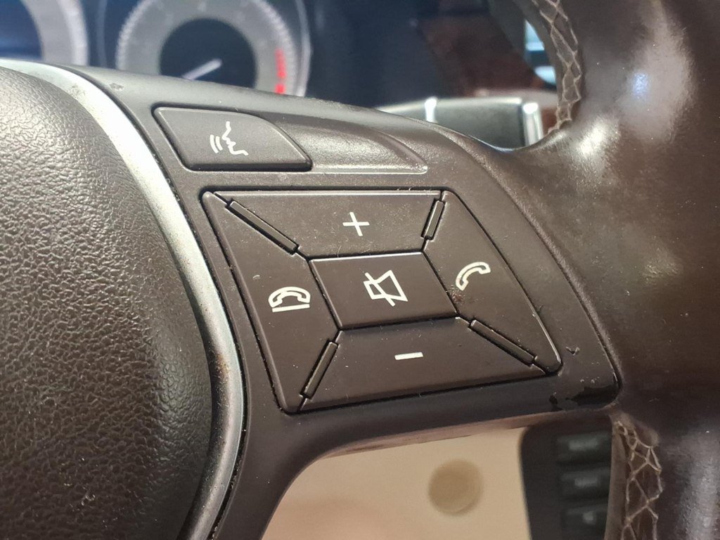 Used 2015 Mercedes-Benz GLK 350 4MATIC image 12