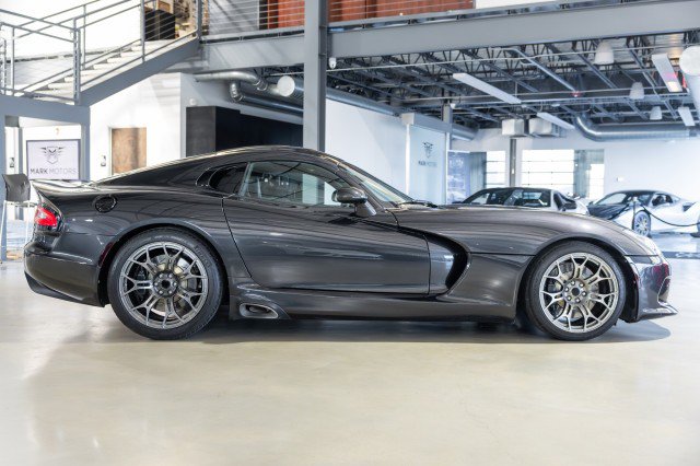 Used 2013 SRT Viper GTS w/ GTS Laguna Interior Pkg image 8