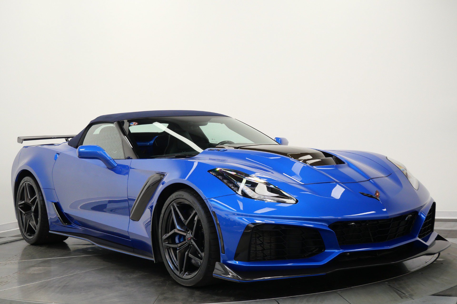 Used 2019 Chevrolet Corvette ZR1 RWD image 3